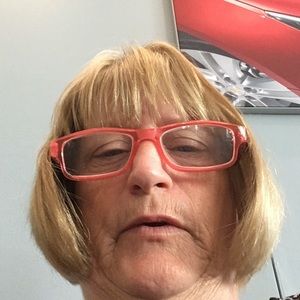 Meet your Posher, Diana